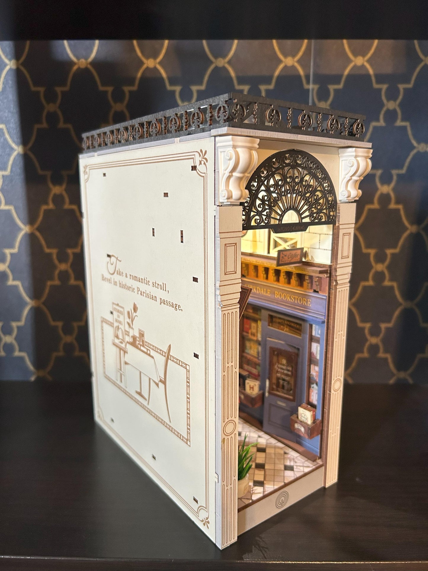 Parisian street scene Book Nook